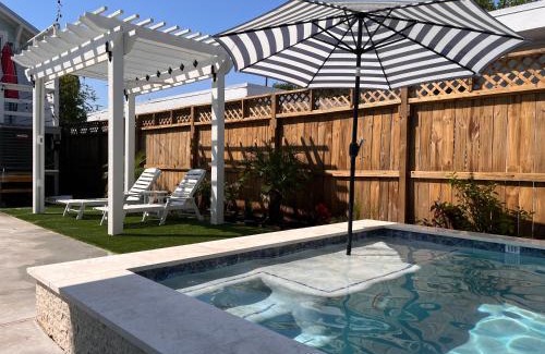 Galveston Casa | Summerwind - Heated Pool, 3 Baths, 3 Blocks to Beach