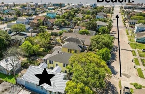 Galveston Casa | Summerwind - Heated Pool, 3 Baths, 3 Blocks to Beach