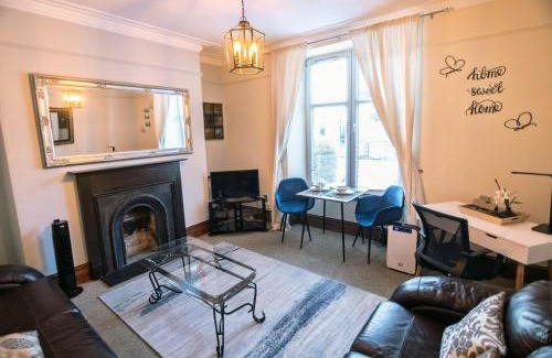 Aberdeen West End Apartamento | SUMMIT Apartment - Cozy Aberdeen West End Flat Prime Location - Perfect for Short or Long stay - 1 bedroom