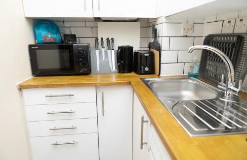 Aberdeen West End Apartamento | SUMMIT Apartment - Cozy Aberdeen West End Flat Prime Location - Perfect for Short or Long stay - 1 bedroom