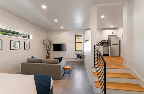 Mount Shasta Hotel | Summit Lofts, King Suite, Downtown Mt Shasta, #102
