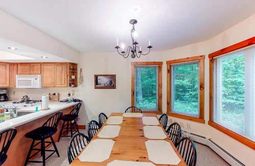 North Troy Apartamento | Summit Solitude & Latitude Adjustment