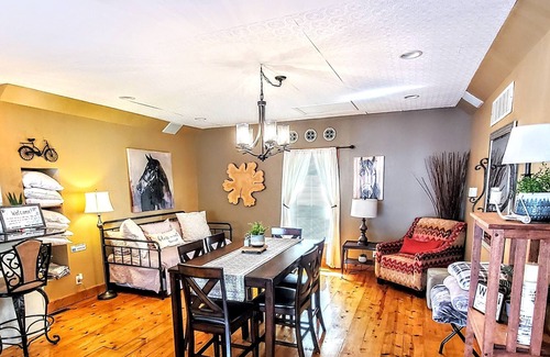 Barnhart Casa | Summit View - Cozy spot with a view! Outdoor pool & pet friendly!