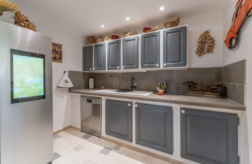 Murs Villa | Suntuosa bastida de 5 estrellas con vistas al Luberon, piscina, jardín y Wi-Fi.