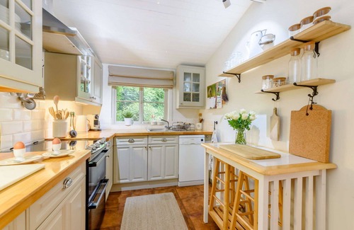 Moreton-in-Marsh Cabaña | Sumptuous dog friendly holiday cottage in the Cotswolds - Star Cottage