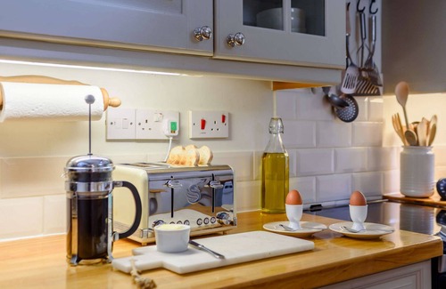 Moreton-in-Marsh Cabaña | Sumptuous dog friendly holiday cottage in the Cotswolds - Star Cottage
