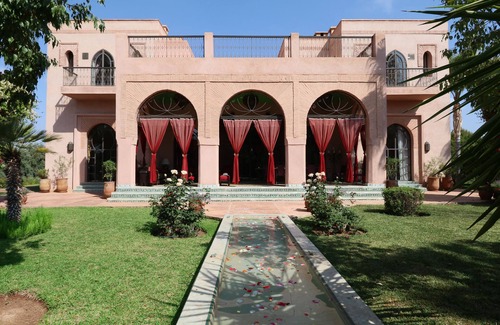 Tameslouht Casa | Suntuosa villa vacacional con personal completo y piscina privada