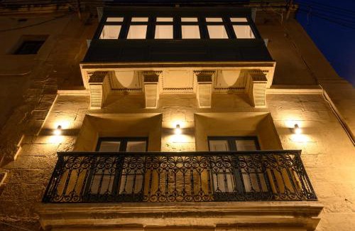Birgu Casa | Sumptuous townhouse with roof terrace AGAL1-1