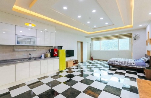 Ansan Apartamento | Sun and moon pension