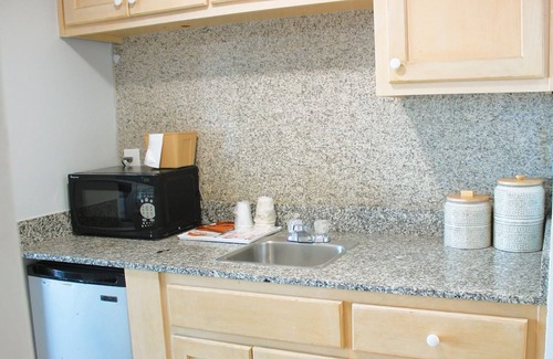 Northeast Virginia Beach Hotel | Sun and Sand Resort Oceanfront Suites