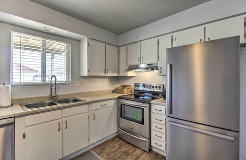Tucson Casa | Sun-Dappled Tucson Home w/ Patio & Grill!