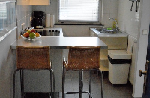 Schoeneberg Apartamento | Soleado y tranquilo En el corazón de Schöneberg / cerca de Kudamm con un gran balcón
