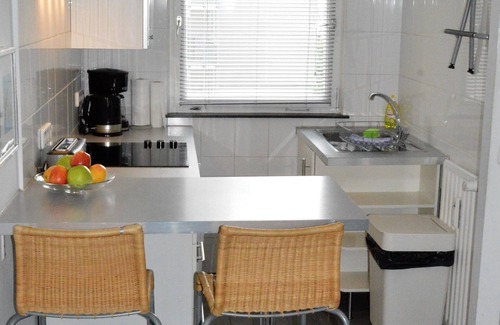 Schoeneberg Apartamento | Soleado y tranquilo En el corazón de Schöneberg / cerca de Kudamm con un gran balcón