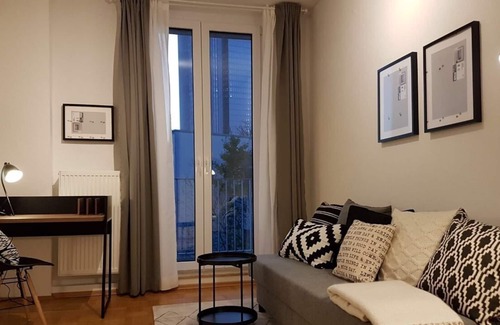 Gallus Condominio | Sun-drenched 2-room balcony apartment in Frankfurt's Westend!