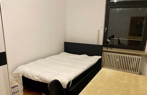 Gallus Condominio | Sun-drenched 2-room balcony apartment in Frankfurt's Westend!