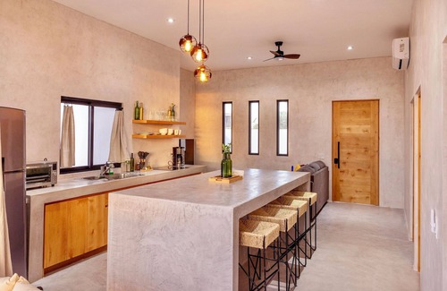Todos Santos Villa | Sun-Drenched Escape w/ Sleek Saltwater Pool. Come soak up the sun!