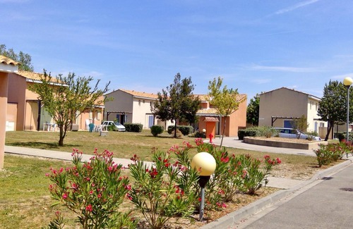 Saint-Saturnin-les-Avignon Apartamento | Sun Hols les Rives du Lac by Interhome