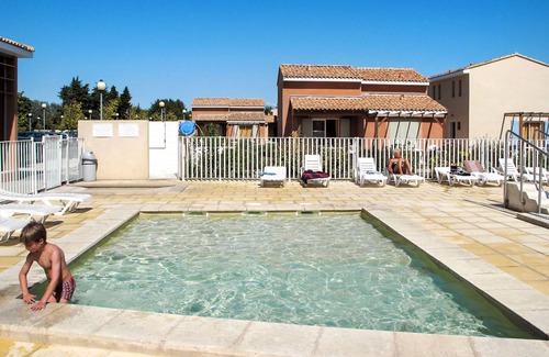 Saint-Saturnin-les-Avignon Apartamento | Sun Hols les Rives du Lac by Interhome