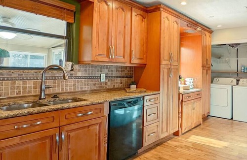 Arlington Casa | Sun & Fun 3BR Beach Home w/ Pool + Tiki Bar