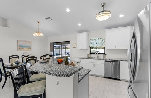 Pelican Casa | Sun, Fun & Relaxation Await with Heated Pool, Lanai & Spacious Comfort – K La Vie - Roelens