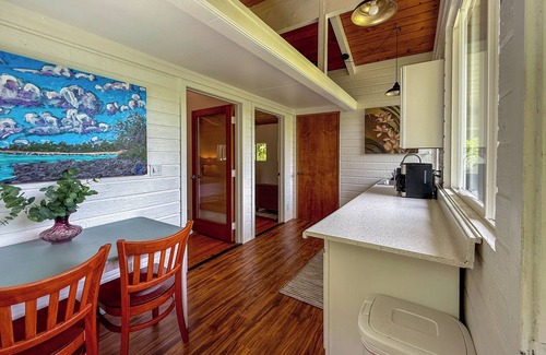 Hawi Apartamento | Sun kissed 1-bedroom apartment minutes from Hawi.