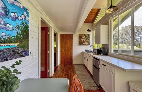 Hawi Apartamento | Sun kissed 1-bedroom apartment minutes from Hawi.