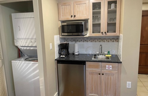 Villa Lago Condominio | SUN KISSED condo, Fantastic Location w/ pool