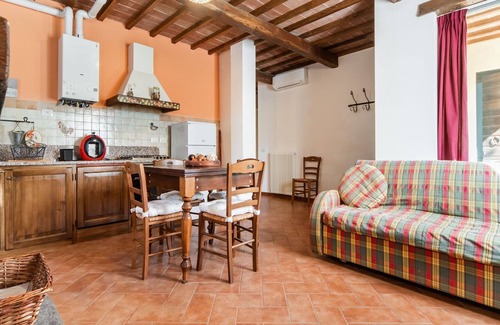 Torgiano Otro | Casa de vacaciones soleada en Torgiano con jardín