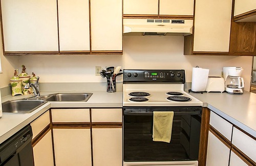 Butler Beach Apartamento | Sun-kissed Paradise With Garden View H204