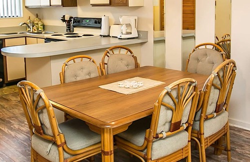 Butler Beach Apartamento | Sun-kissed Paradise With Garden View H204