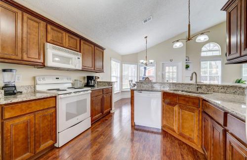 Lindfields Casa | Sun Kissed Pool Home in Kissimmee