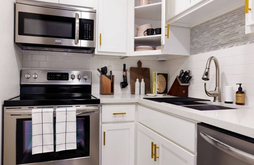 Racquet Club West Condominio | Sun-Kissed Retreat for Snowbirds w/ Pool