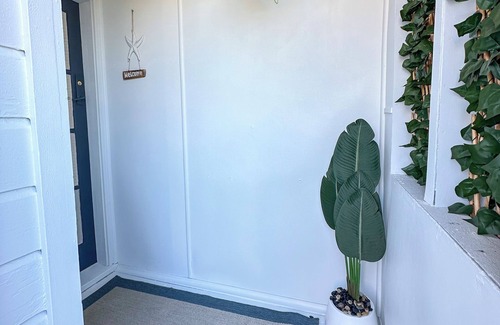 Hastings Casa | Sun-kissed Spa Retreat