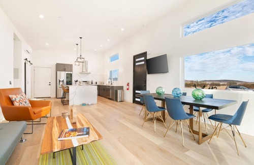 Joshua Tree Casa | Sun Oro Joshua Tree - Hot Tub, Bbq, Fire Pit & Gameroom 2 Bedroom Home by RedAwning