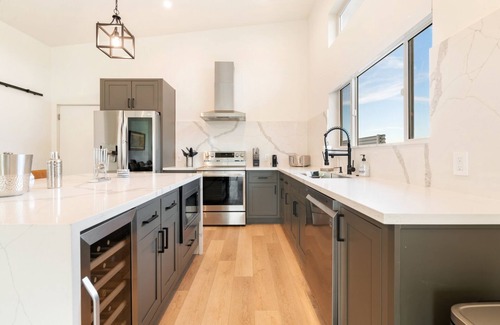 Joshua Tree Casa | Sun Oro Joshua Tree - Hot Tub, Bbq, Fire Pit & Gameroom 2 Bedroom Home by RedAwning