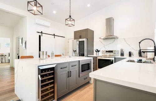 Joshua Tree Casa | Sun Oro Joshua Tree - Hot Tub, Bbq, Fire Pit & Gameroom 2 Bedroom Home by RedAwning