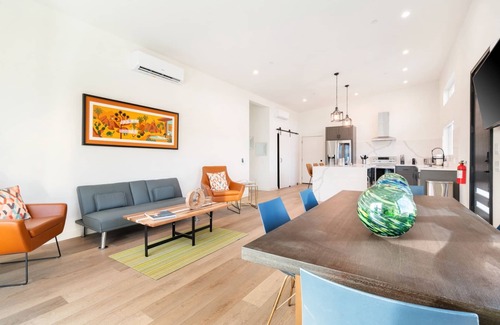 Joshua Tree Casa | Sun Oro Joshua Tree - Hot Tub, Bbq, Fire Pit & Gameroom 2 Bedroom Home by RedAwning