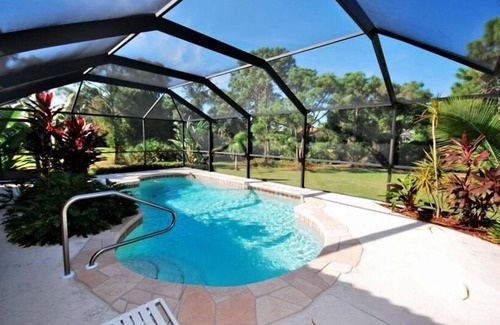 Cape Haze Villa | ¡Sol, privacidad y espaciosa elegancia en Cape Haze Villa!