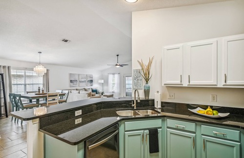 Seaspray Casa | Sun Rays and Beach Days @ Seaspray | New Rental | Beach Access | FREE Fun Pass
