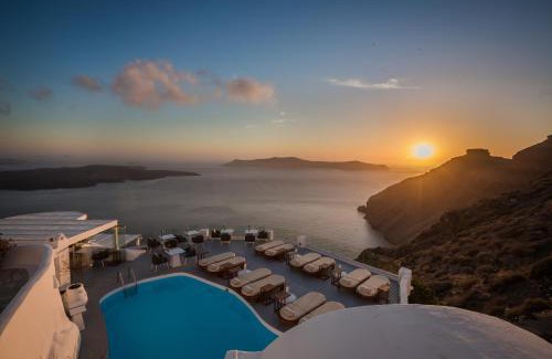 Firostefani Hotel | Sun Rocks Luxury suites