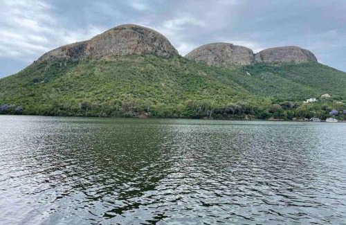 Kosmos Apartamento | Sun Room (Studio) on the edge of the Harties dam.