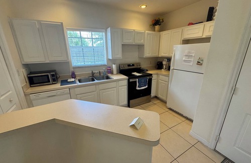 Port Canaveral Condominio | Sun Sea Surf Space 3 Bedroom Condo by Cocoa Beach Pier