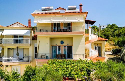 Gerakini Apartamento | Sun Sea & Views 100m from beach!