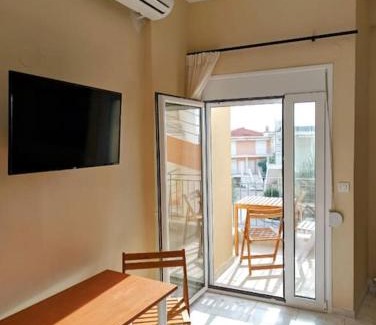 Gerakini Apartamento | Sun, Sea & Zest, 100m to beach!