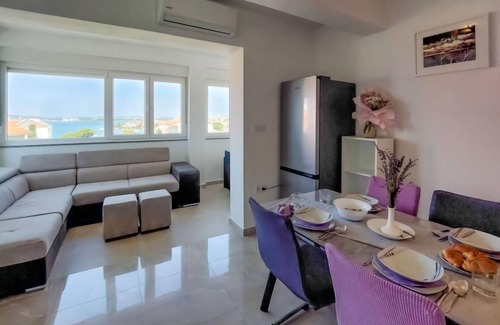 Brodarica Apartamento | Sun seeker by Interhome