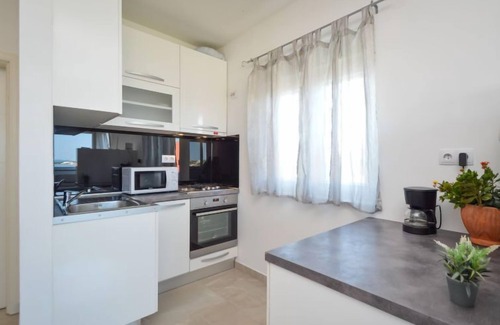 Brodarica Apartamento | Sun seeker by Interhome