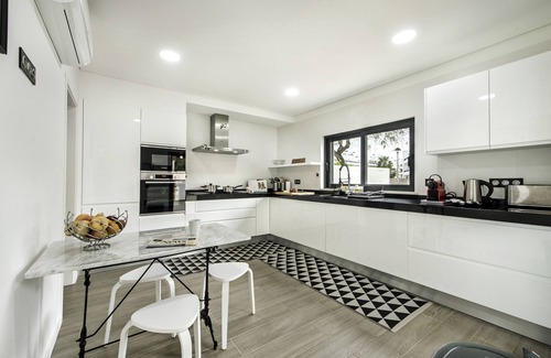Santa Luzia Chalet De Esquí | Sol y Serenidad, Tu Villa de Ensueño