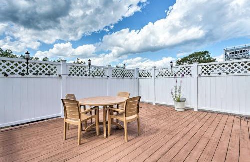 Old Orchard Beach Casa | Sun-Soaked Coastal Cottage with Deck and Walk to Beach