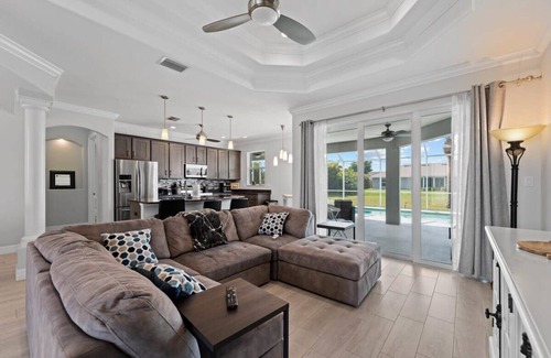 Long Meadow Casa | Sun-Soaked & Tranquil Getaway Relaxing Pool Area
