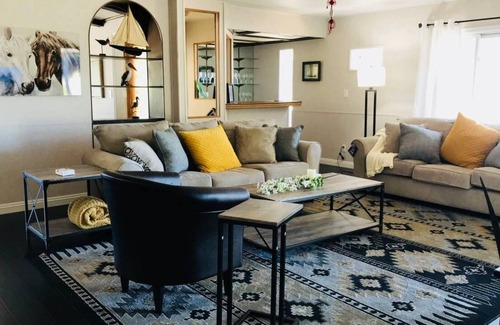 Wildomar Casa | “Spacious Citrus Grove Wine Country Retreat”